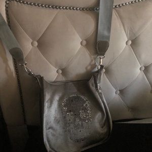 Skull cross body bag.